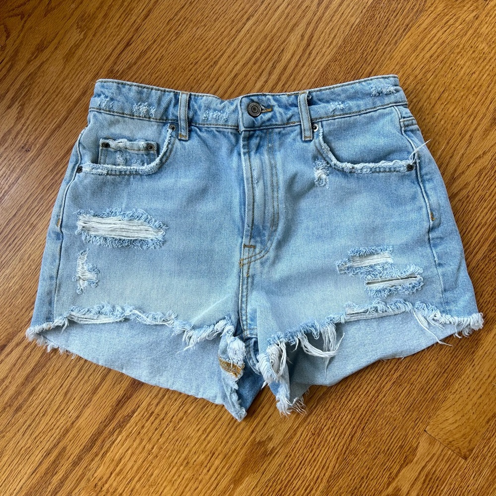 Super Cute Zara Light Wash Destructed Denim Shorts